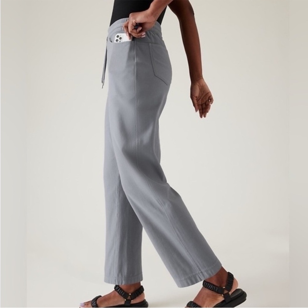 EUC Athleta Farallon Pants Grey Size XL
Retail $99.00 - Picture 3 of 11